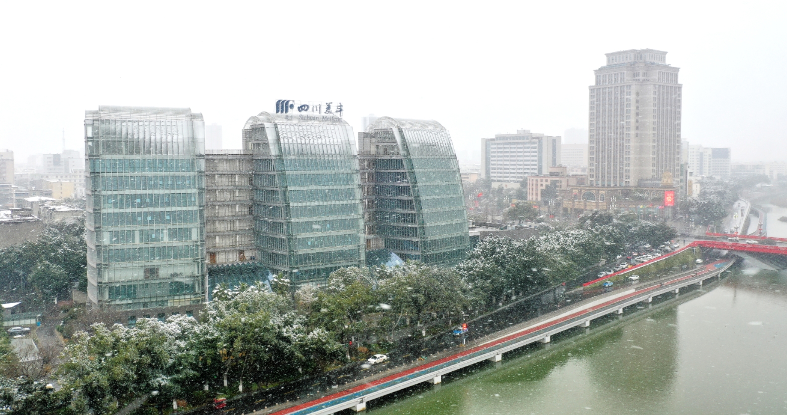 绝美浪漫：遇见雪遇见k8凯发人生赢家一触即发